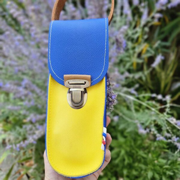 étui sacoche pour triplette de pétanque en cuir bleu et jaune Pastis