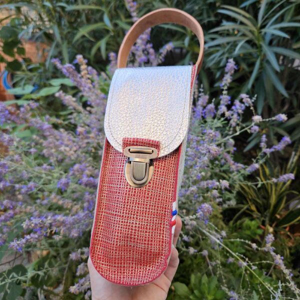 sacoche en cuir les couillandres de de jeanne , personnalisable , coloris doré et corail