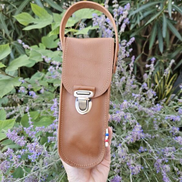 sacoche pour triplette de pétanque personnalisable sur poignée en cuir naturel. Cuircamel naturel Lcdjeanne